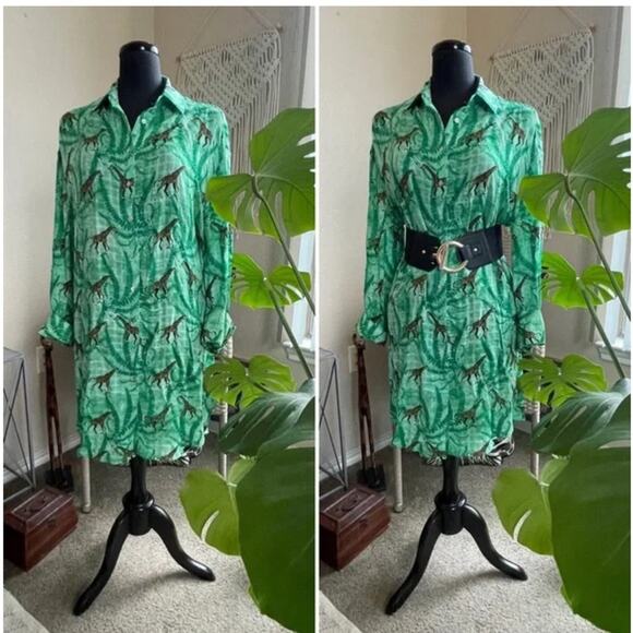 Jane + Delancey Giraffe Print Tunic Top Size Large - Picture 2 of 10